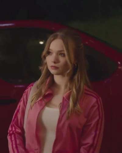 Mehr gabs nicht von Julia in „Frühling (Staffel 12 Folge 2) - Kleiner Engel, kleiner Teufel“… btw spielt sie in GwwnK bedeutend besser als in der Serie Frühling