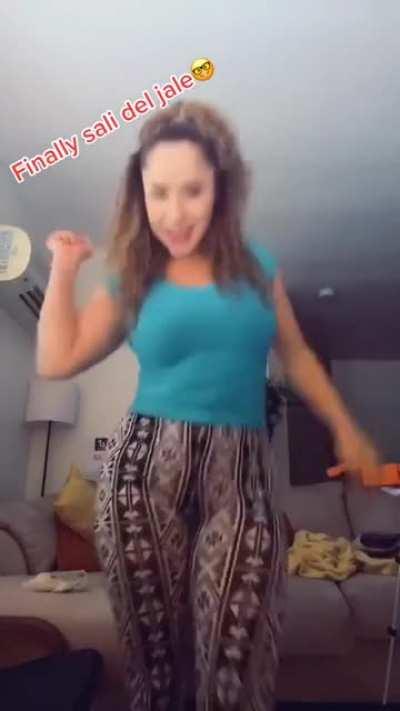 I LOVE how Vanessa's Goodies jiggle when she dances.