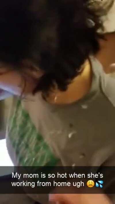 [M/S] Mom looks so sexy when she's working 😭💦