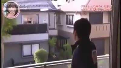 Professional Japanese frisbee thrower throws a pizza from one house to another house's microwave...