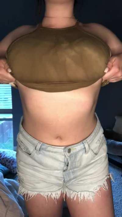 Titty drop tuesday ;)