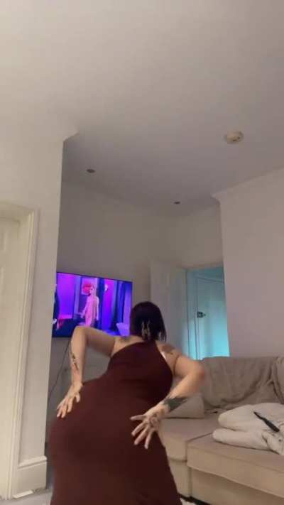 It’s still sundress season