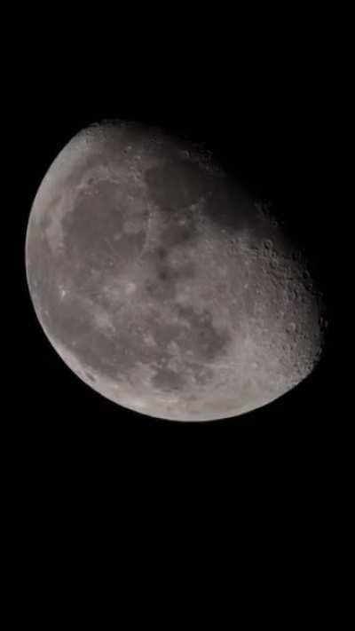 Last night's 76% Waning Gibbous moon, rising, West Coast, vertical video