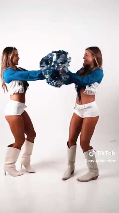 DM for the twins 🤤