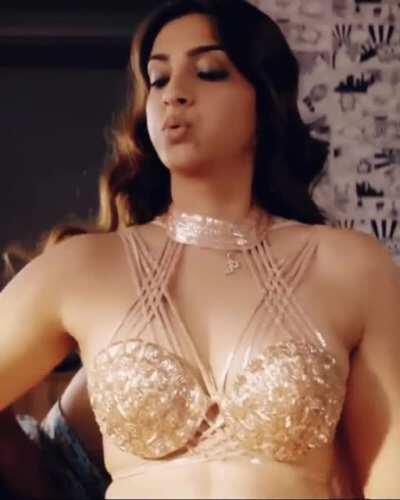 Sonam Kapoor Hot Melons 🔥🔥