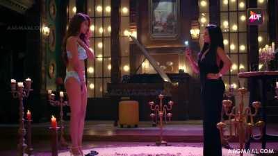 Hot bollywood actress ko zabardasti nanga karke uski nangi mms video bnai link in description for full video