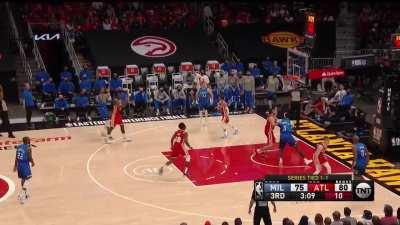 [Highlight] Giannis with the beautiful fake handoff, and then drills the 3