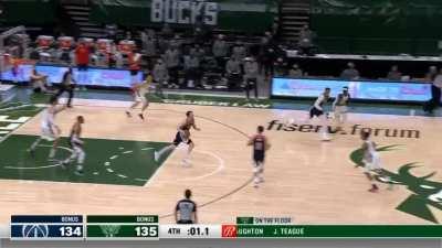 [Highlight] Matthews nearly wins it from halfcourt