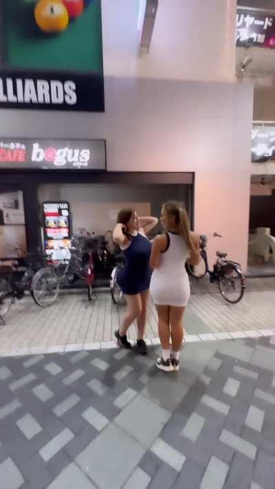 What a scene pairing this would be.