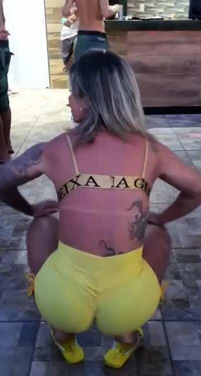 Pamela Cristine @pmellamakeup