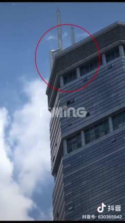 赛格大厦又发生摇晃了