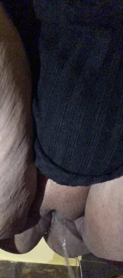 Why is posting pee vids so satisfying?!