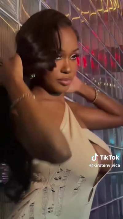 BB25 Kirsten Elwin in a nice dress