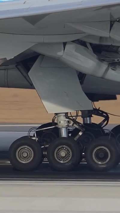 Landing gear slow-mo contact