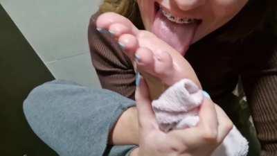 Sometimes I can't believe how brave I am, would suck my toes anywhere. What place is next? 