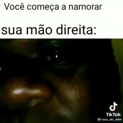 Eu uso a esquerda😐😐😐😐😐😐😐😐