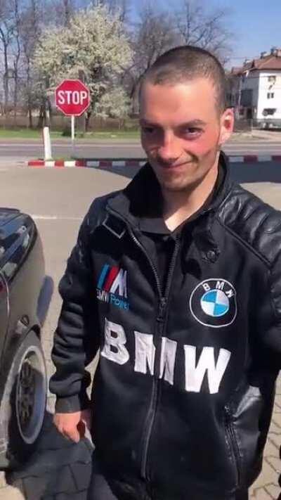 As vrea sa fac misto, totusi omul si-a indeplinit un vis, ma bucur pentru el !