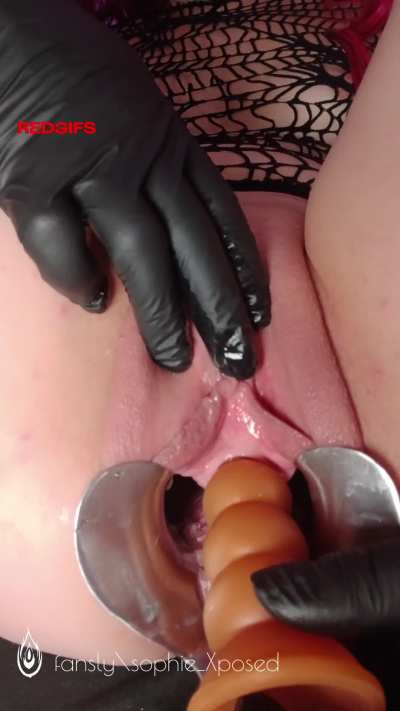 Fucking my peehole with another new toy 😍 this one is fucking amazing. While one ball is popping into my bladder, another is popping into my urethra 💦💦