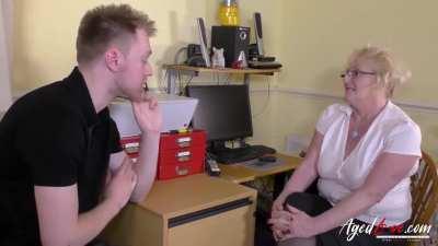 AGEDLOVE Hardcore Action With British Mature Lacey StarrYou have to see this hot mature threesome! The always amazing Lacey Starr is back and better than ever, and she's brought her friend Sam Bourne along for the ride. These two seasoned lovers know exac