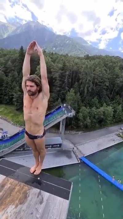 HMB while I dive with style.