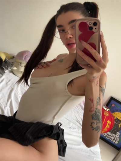 I wear skirt, and you can easily to fuck me. Do you like that?