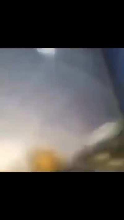 Pense numa dor de barriga que esse mano tava,que situação merda em