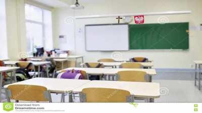 POV: Za ścianą ćwiczą poloneza