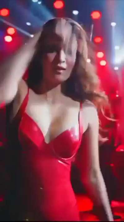 Even sita herself is raand character now kriti playing in real life 