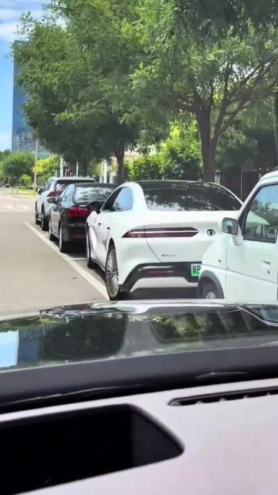 Parallel parking is easy in China!