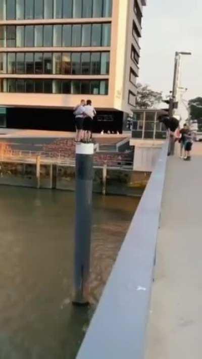 Saw this and r/Damnthatsinteresting but thought it belonged here