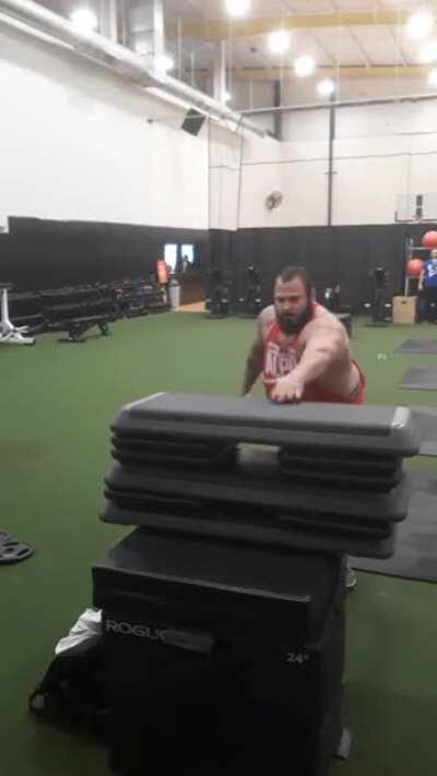 Someone play Eye Of The Tiger