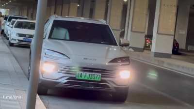 大白天的,车内忍不住了