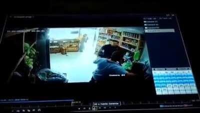 Verdulera boliviana sufre ataque xenofobo en Mar del Plata