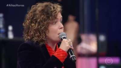 Leandra Leal descascou a batata ontem....