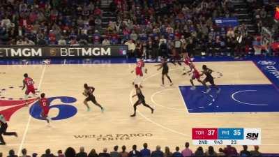 [Highlight] 3 straight possessions from Precious Achiuwa