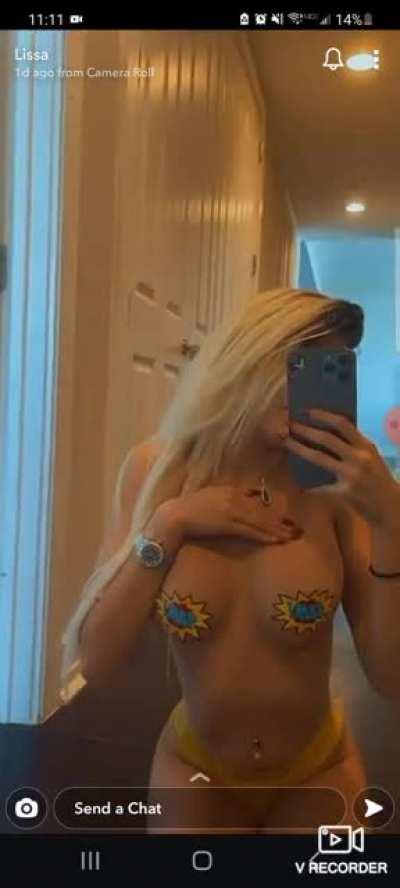 She makes my pussy wet 💦