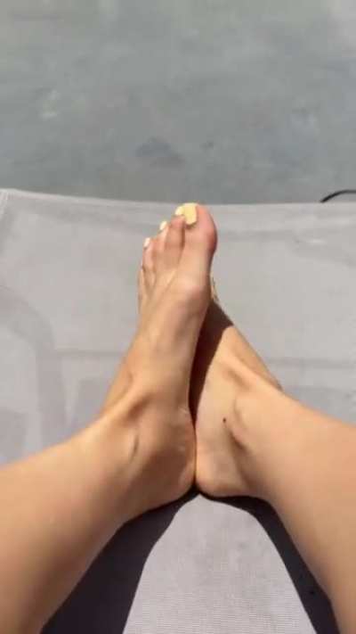 I know you wish you were at the hotel pool!