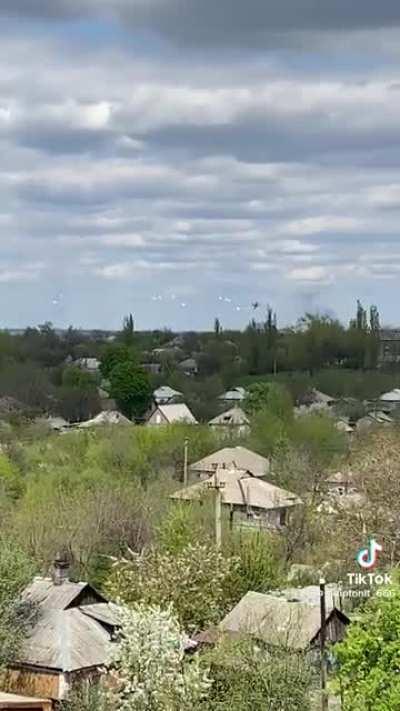 2 Russian SU-25 popping constant flares somewhere in the Donbas.