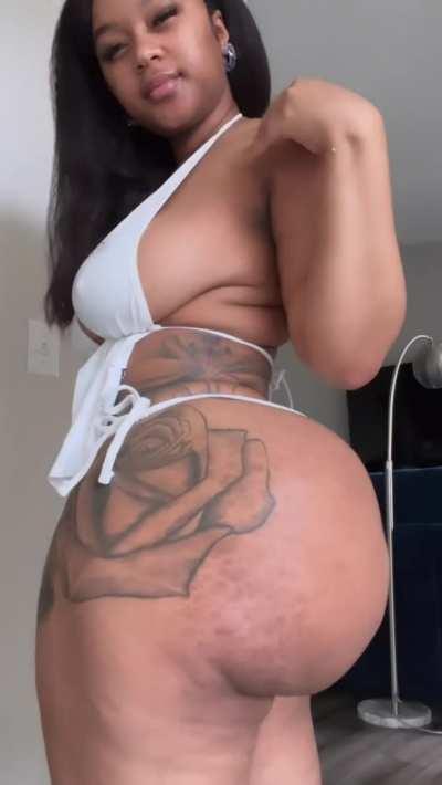 This is the reason I made this page. Cuz ass like this!!!