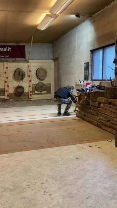 Bottle cap in half with axe on third throw from 9m or 29ft😁💪🏼🇫🇮