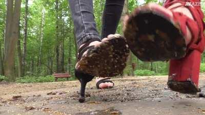 azazel snails vs 2 prety girl in heels