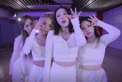 201222 - Nayeon, Chaeyoung, Mina & Dahyun