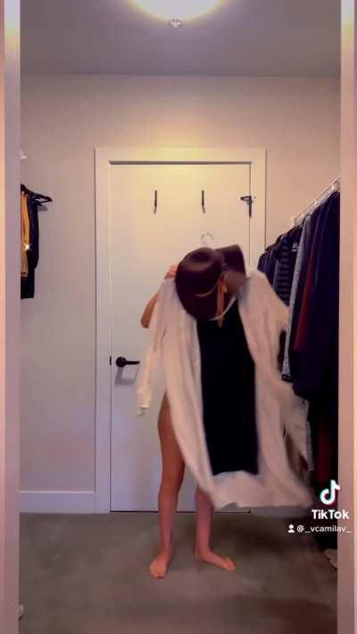 I need your help getting dressed 🥰