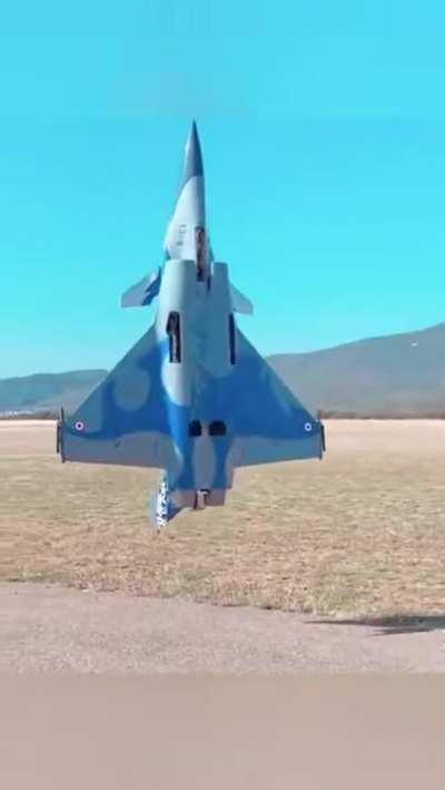 The vectoring system of a RC engine Jet