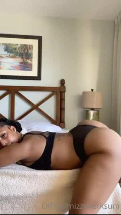 Classic Twerksum on Bed