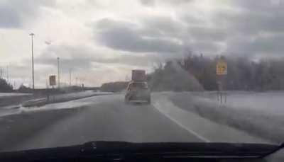 Transporting 2 kayaks without straps