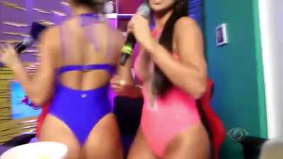 Carol Dias (@caroldias) e Aline Mineiro (@alinemineiro)