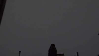 Lightning seeking the shortest path to ground at 2500fps