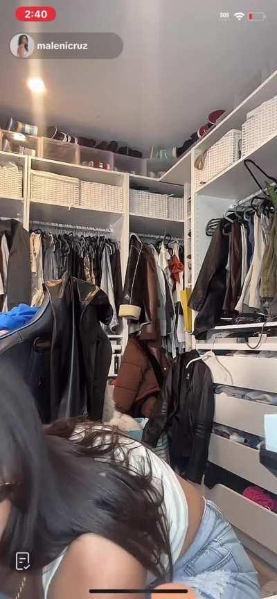 She tryna show off them thangs😵‍💫