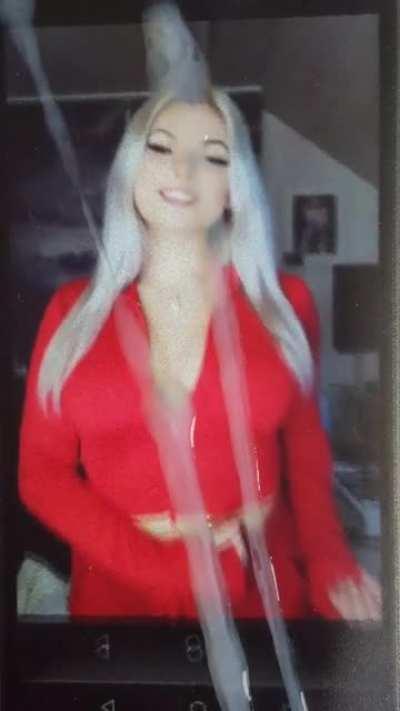 Isabell auf die Titten und ins Gesicht gespritzt